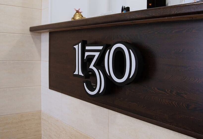 فندق 130