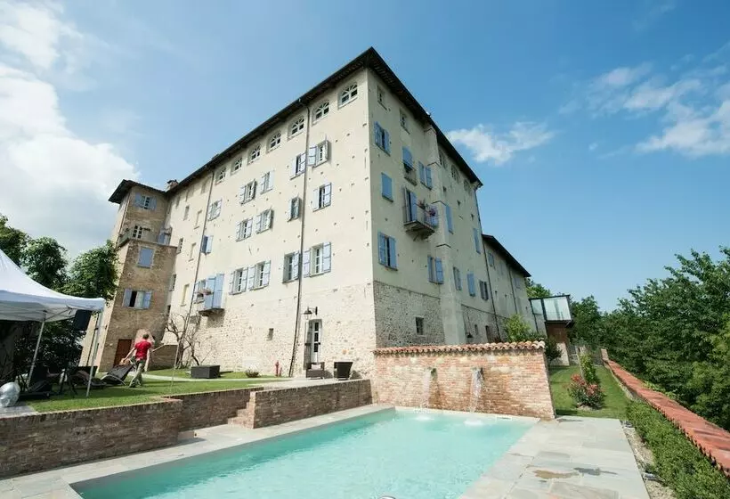 Hotelli Antico Borgo Monchiero – Art Living