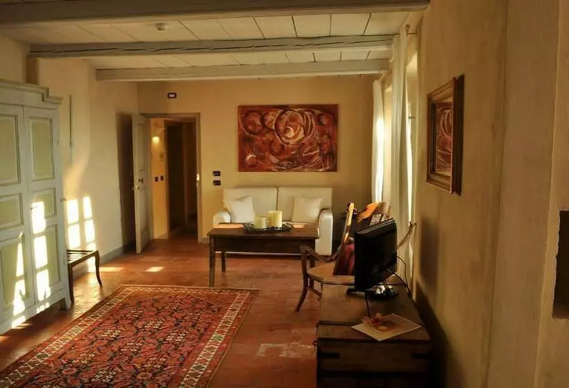Hotelli Antico Borgo Monchiero – Art Living
