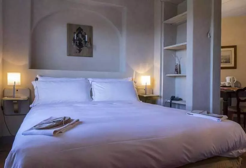 Hotelli Antico Borgo Monchiero – Art Living