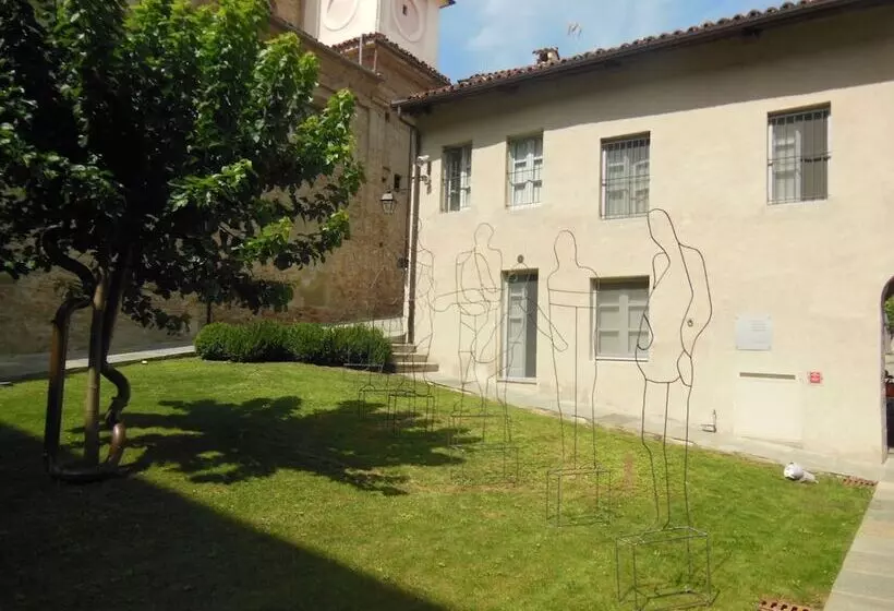 Hotelli Antico Borgo Monchiero – Art Living