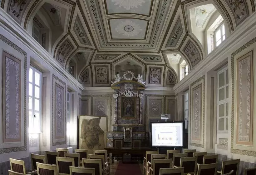 Hotelli Antico Borgo Monchiero – Art Living