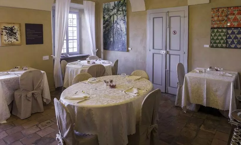 Hotelli Antico Borgo Monchiero – Art Living