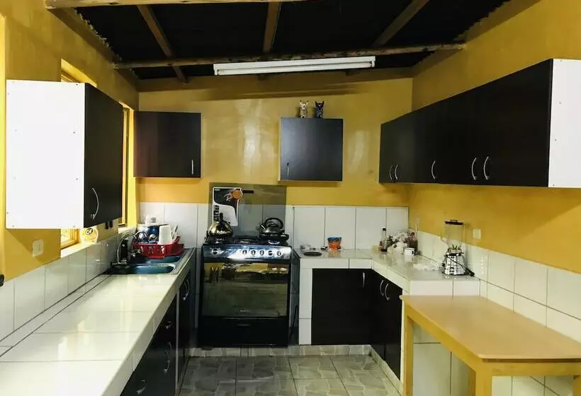 Hotelli Hospedaje Roly