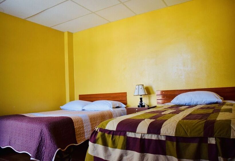 Hotel Hospedaje Roly