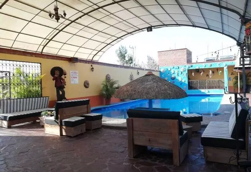 ホテル La Estancia Spa