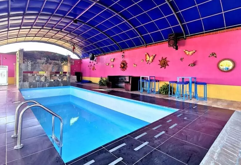 Hotelli La Estancia Spa