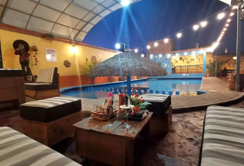 Hotelli La Estancia Spa