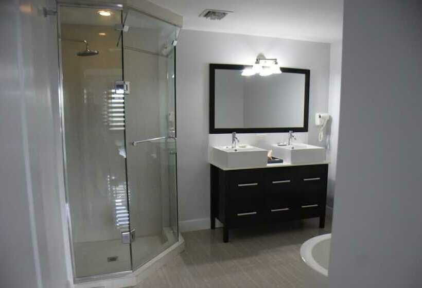 هتل Sunset Marina Suites 2 & 3 Bedrooms