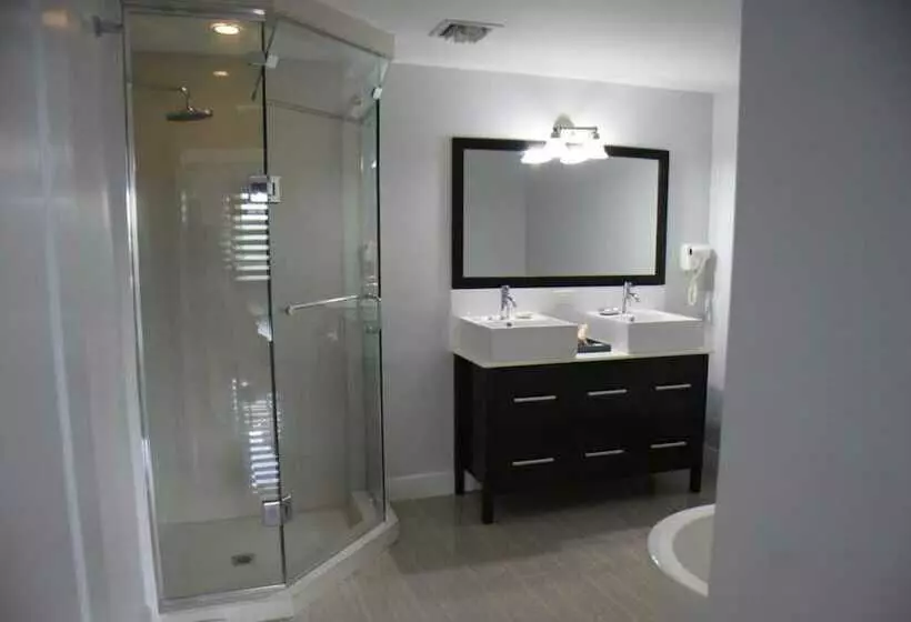 هتل Sunset Marina Suites 2 & 3 Bedrooms