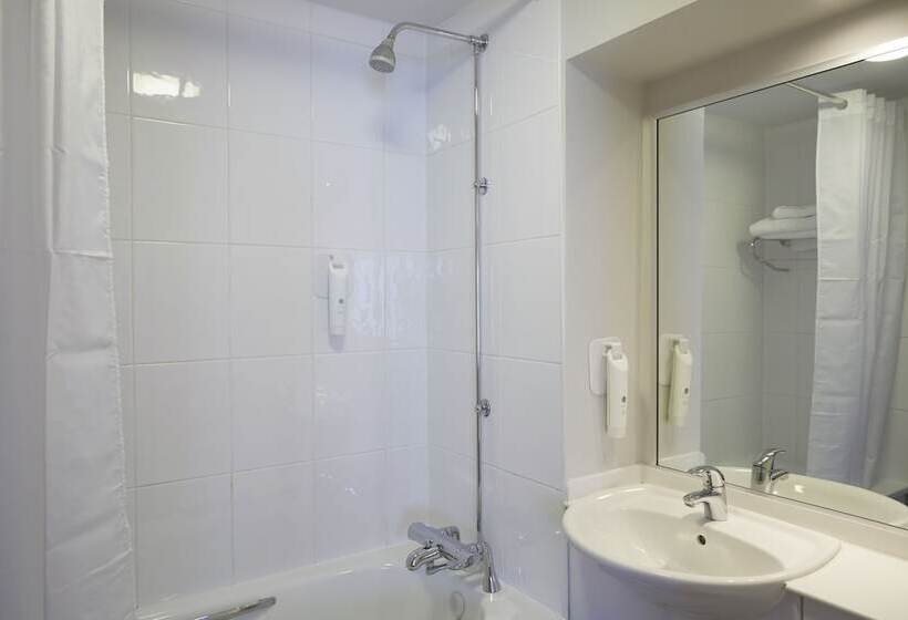 Отель The Bowman By Greene King Inns