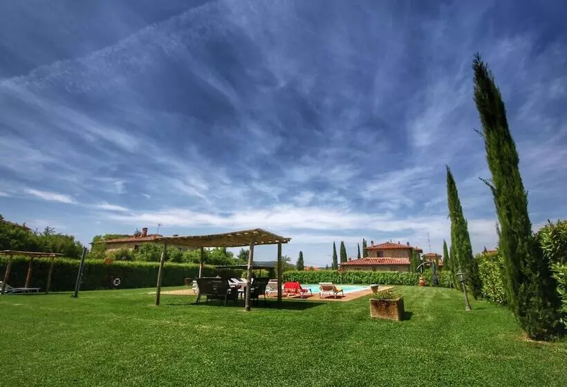 Lush Apartment In Lucignano With Pool