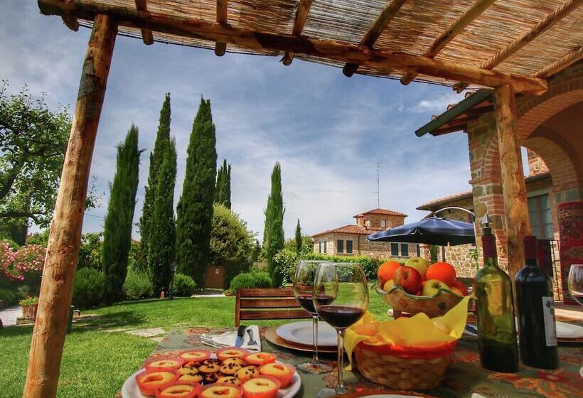 Lush Apartment In Lucignano With Pool