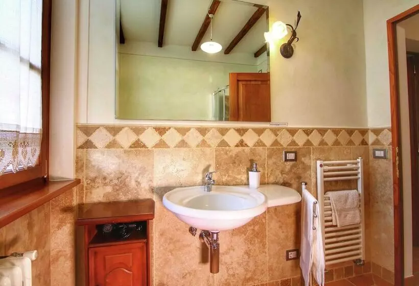 Lush Apartment In Lucignano With Pool