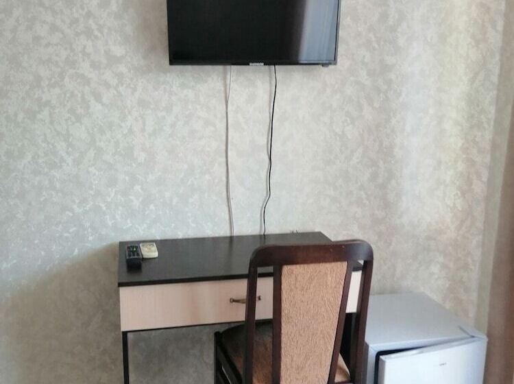 پانسیون Adrada Palace Guest House