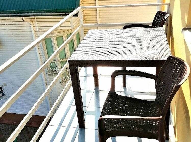 پانسیون Adrada Palace Guest House