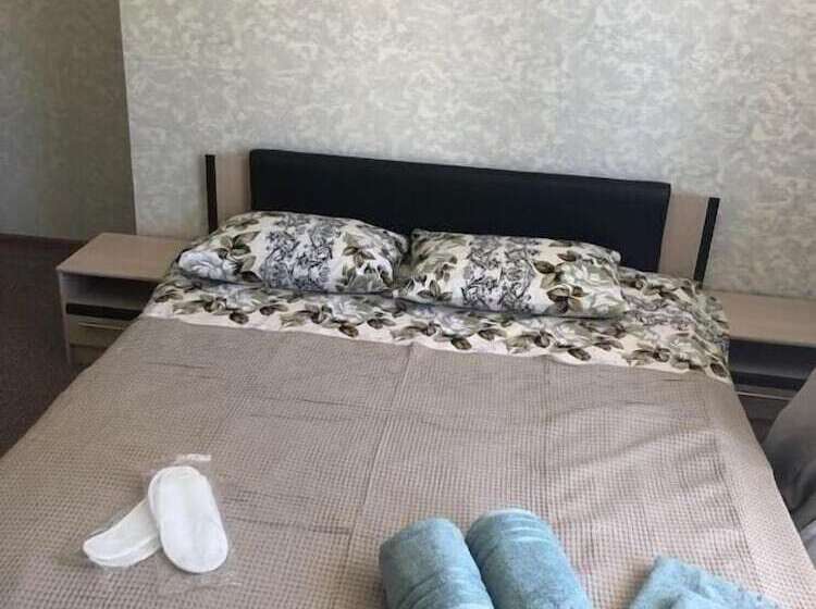 پانسیون Adrada Palace Guest House