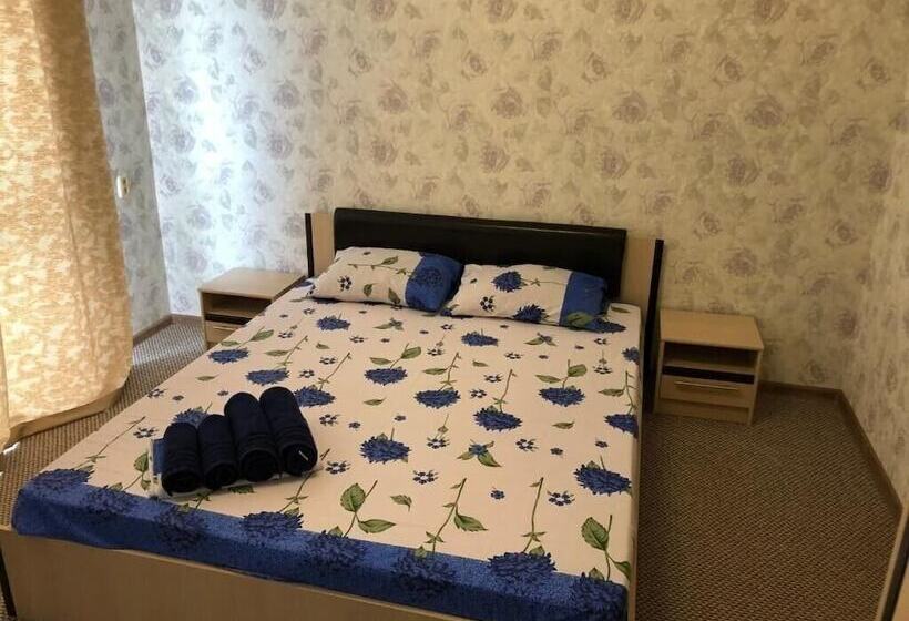 پانسیون Adrada Palace Guest House