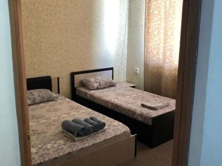 پانسیون Adrada Palace Guest House