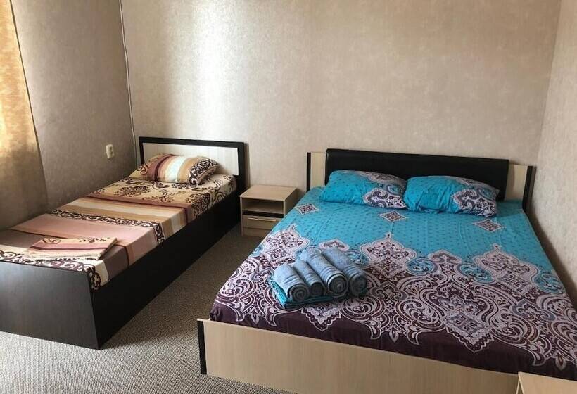 پانسیون Adrada Palace Guest House