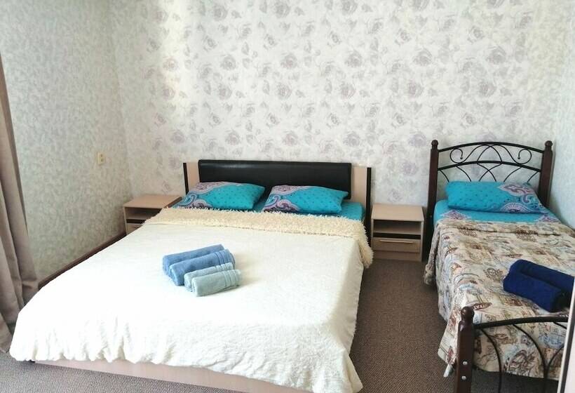 پانسیون Adrada Palace Guest House