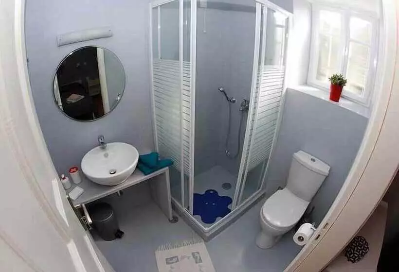 Majatalo Theano Guesthouse