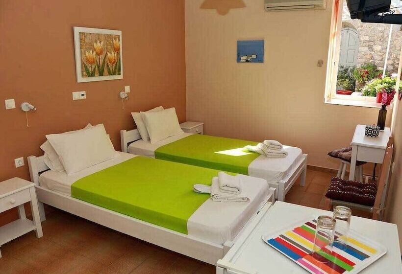 Pensão Theano Guesthouse