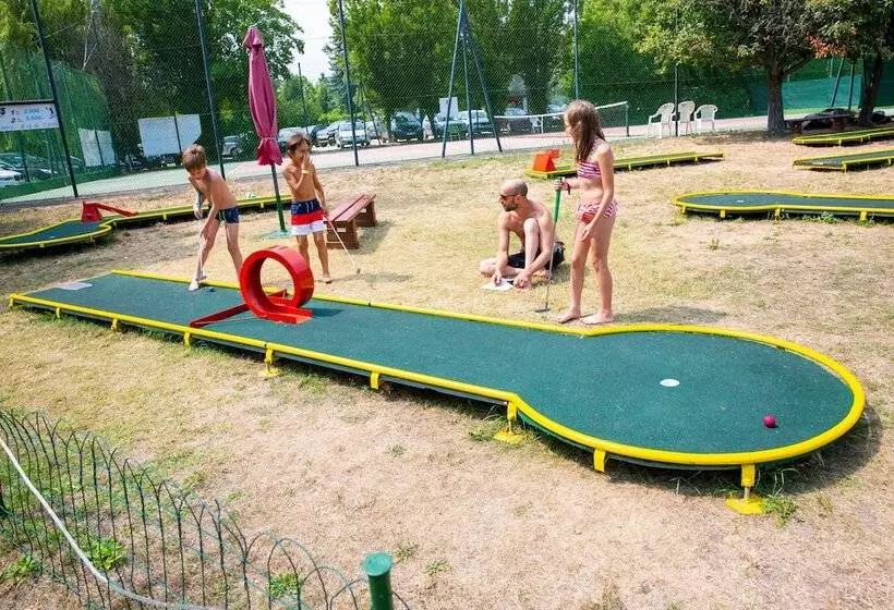 Lomakeskus Pelso Camping