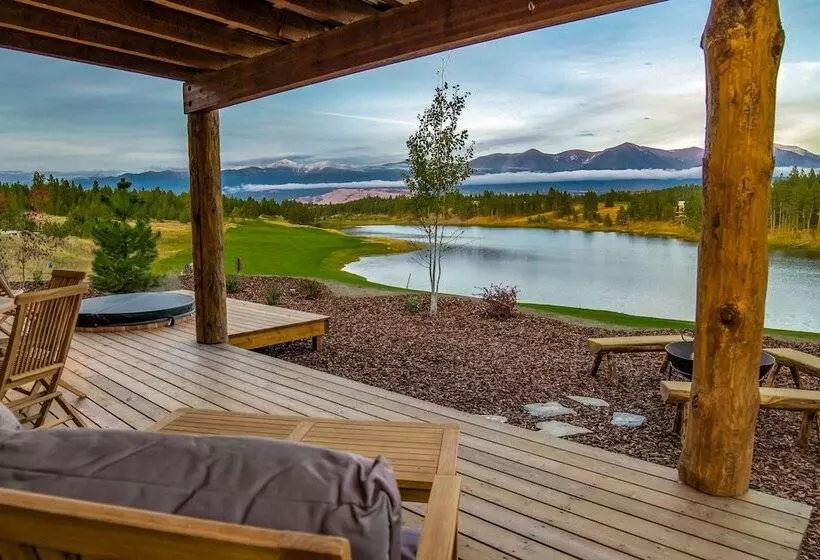 Lomakeskus Wilderness Club