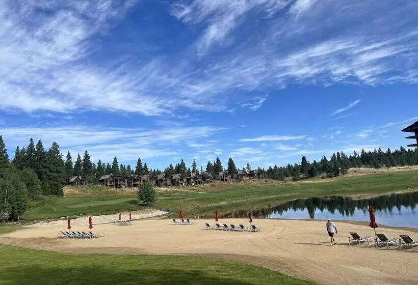 Lomakeskus Wilderness Club