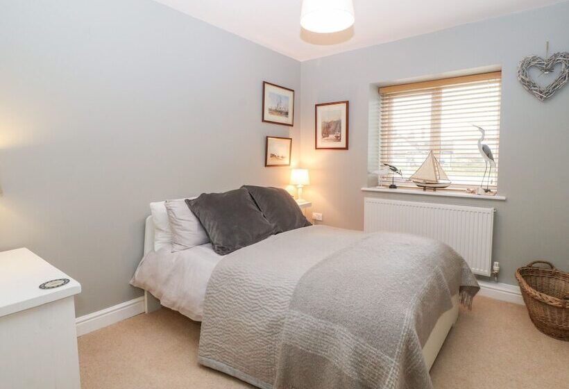 10 Pen Llanw Tides Reach