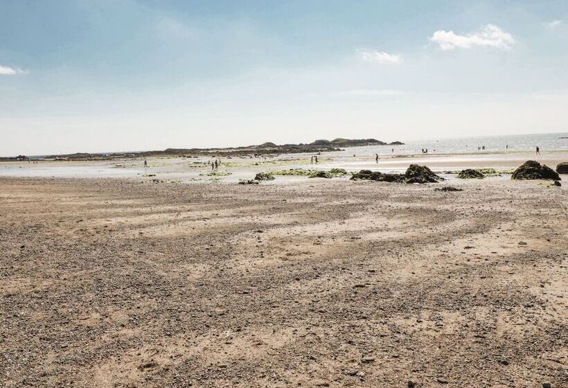 10 Pen Llanw Tides Reach