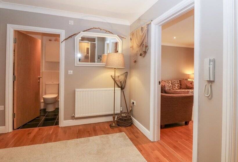 10 Pen Llanw Tides Reach