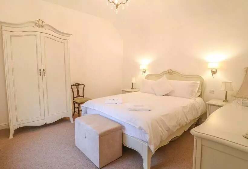 Brookside Cottage