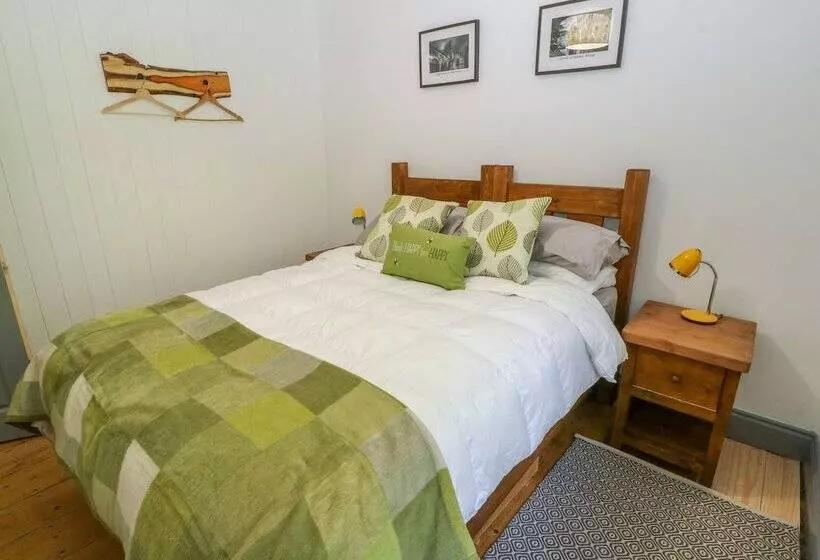 Cragside Cottage
