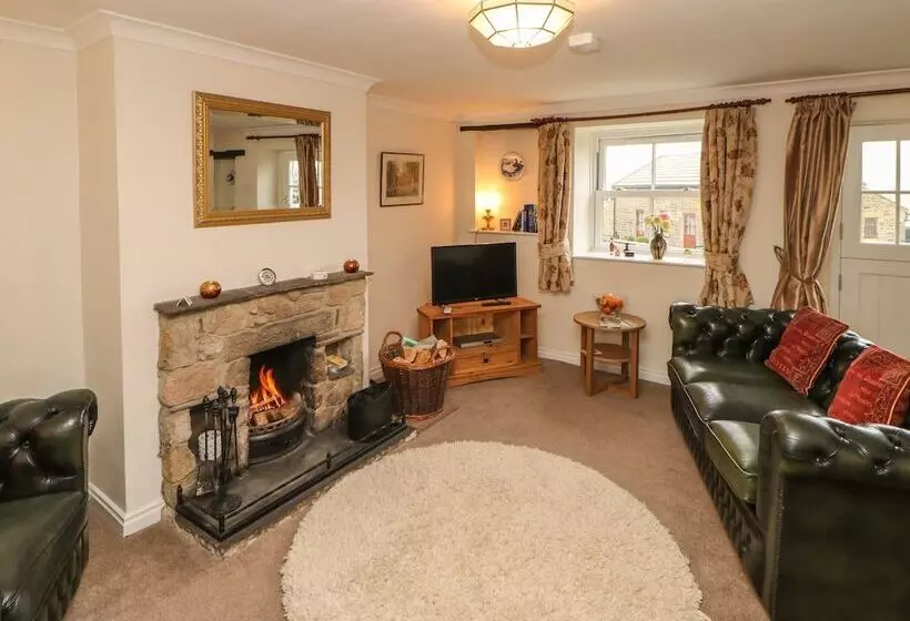Goldsborough Cottage