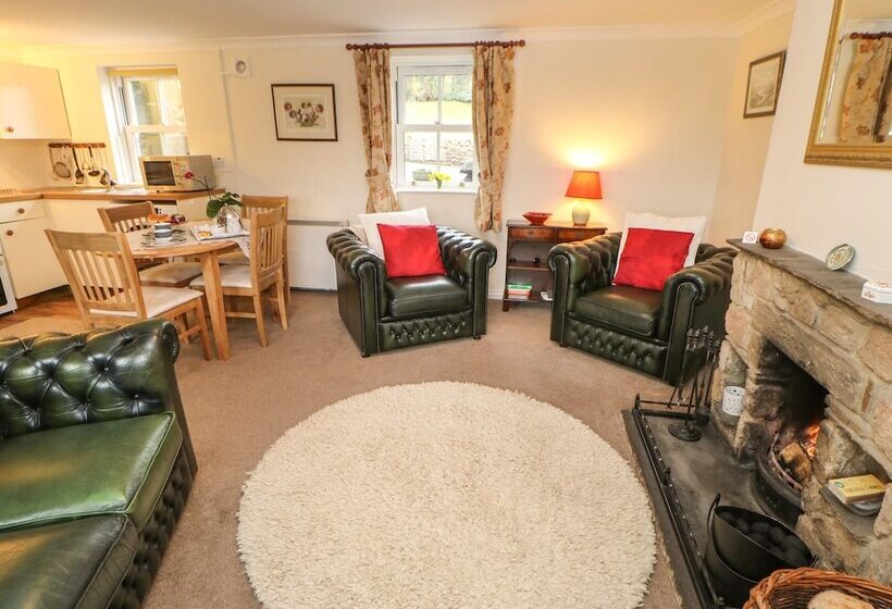 Goldsborough Cottage