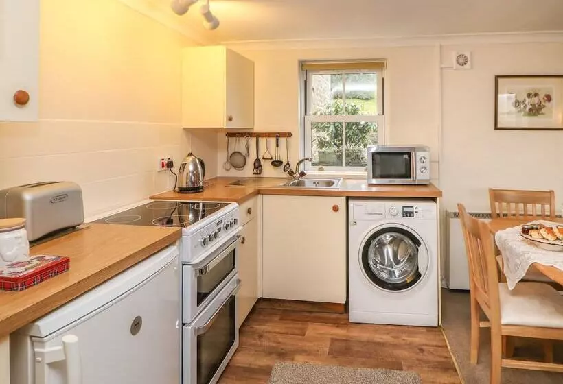 Goldsborough Cottage