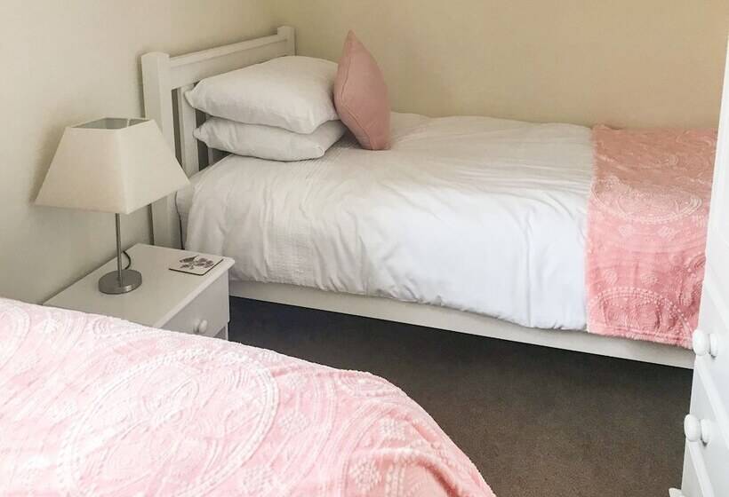 Goldsborough Cottage