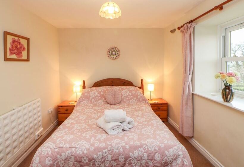 Goldsborough Cottage