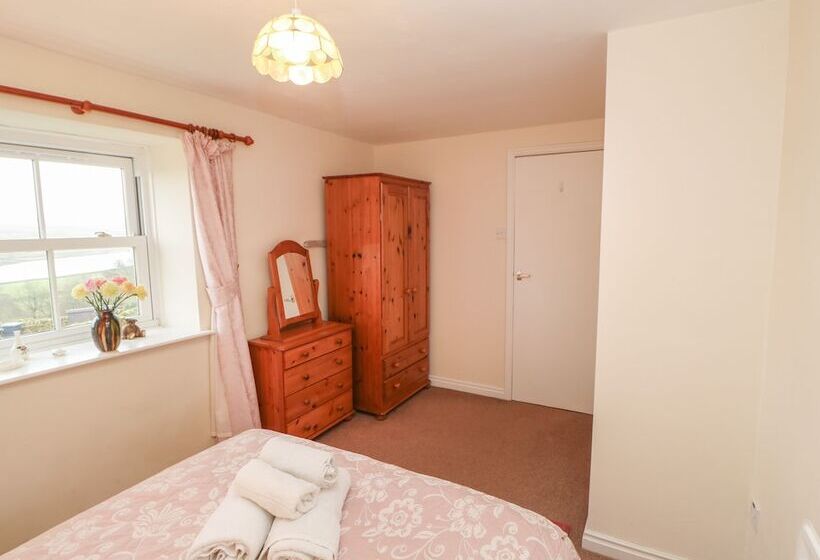 Goldsborough Cottage