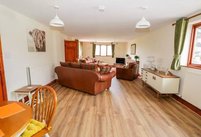 Green Hills Lodge