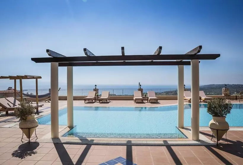 هتل Dianas Studios