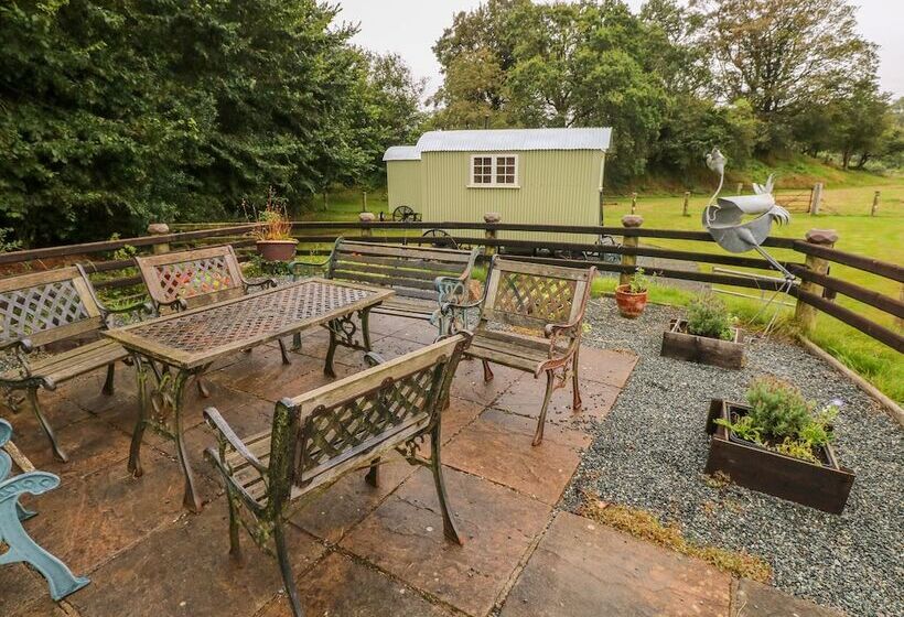 Shepherds Hut   The Crook