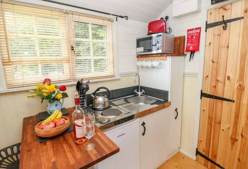 Shepherds Hut   The Crook
