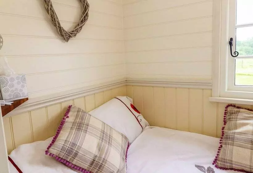 Shepherds Hut   The Crook