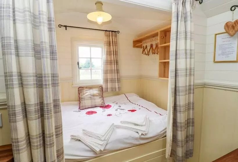 Shepherds Hut   The Crook