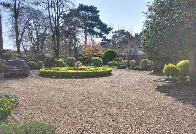 Somerville Coach House 1