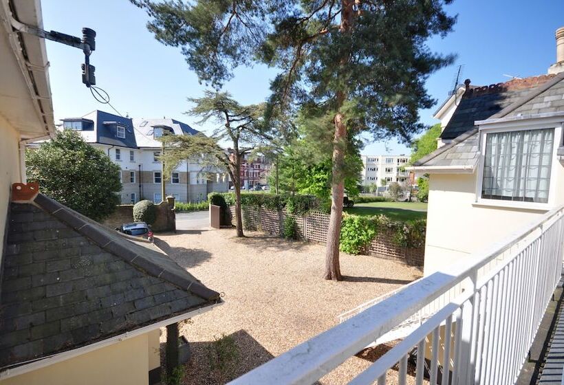 Somerville Coach House 1