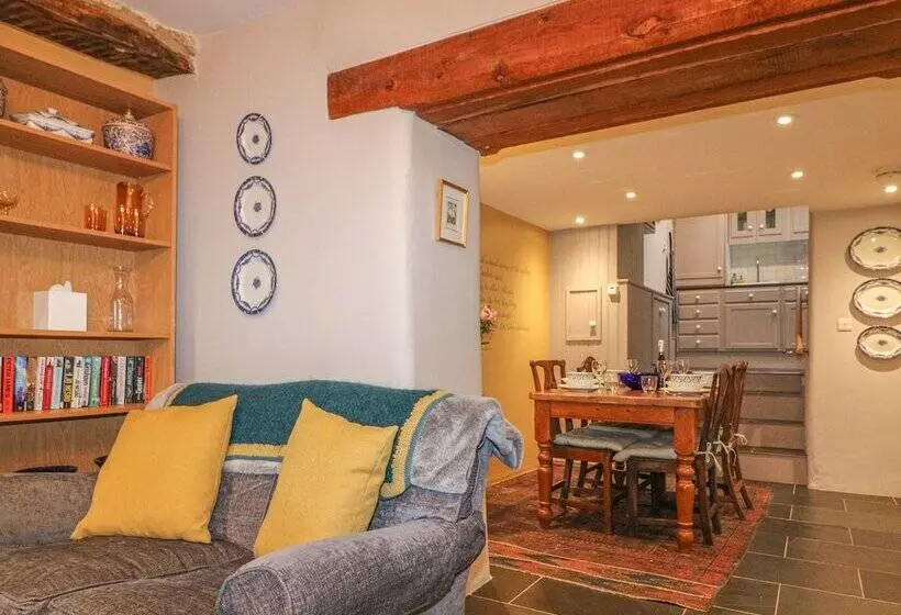 Weavers Cottage